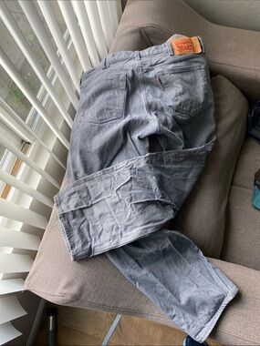 Levi's Men's Light Gray Chinos with Classic Back Patch